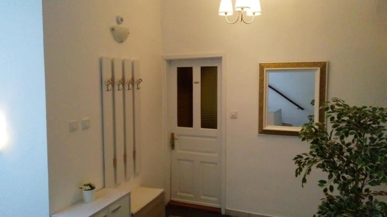 Apartmani Lela Selce Kültér fotó